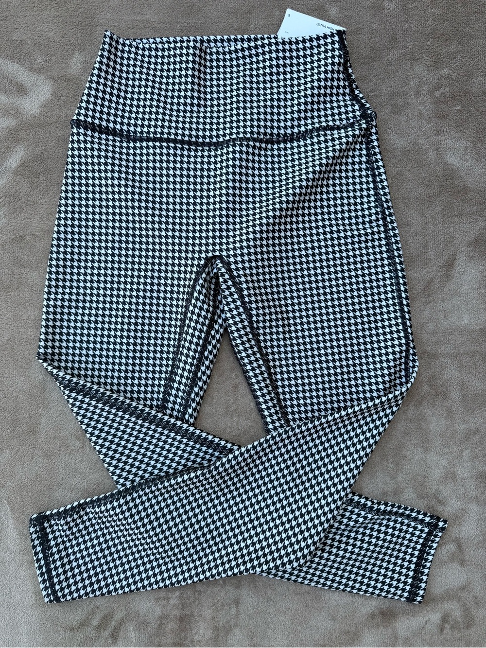 YPB ultra high rise sculptLUX curve love houndstooth leggings